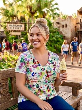 POSH PEANUT 🌺sz XL Moana floral movie characters v neck 14/16 18 tee T-shirt